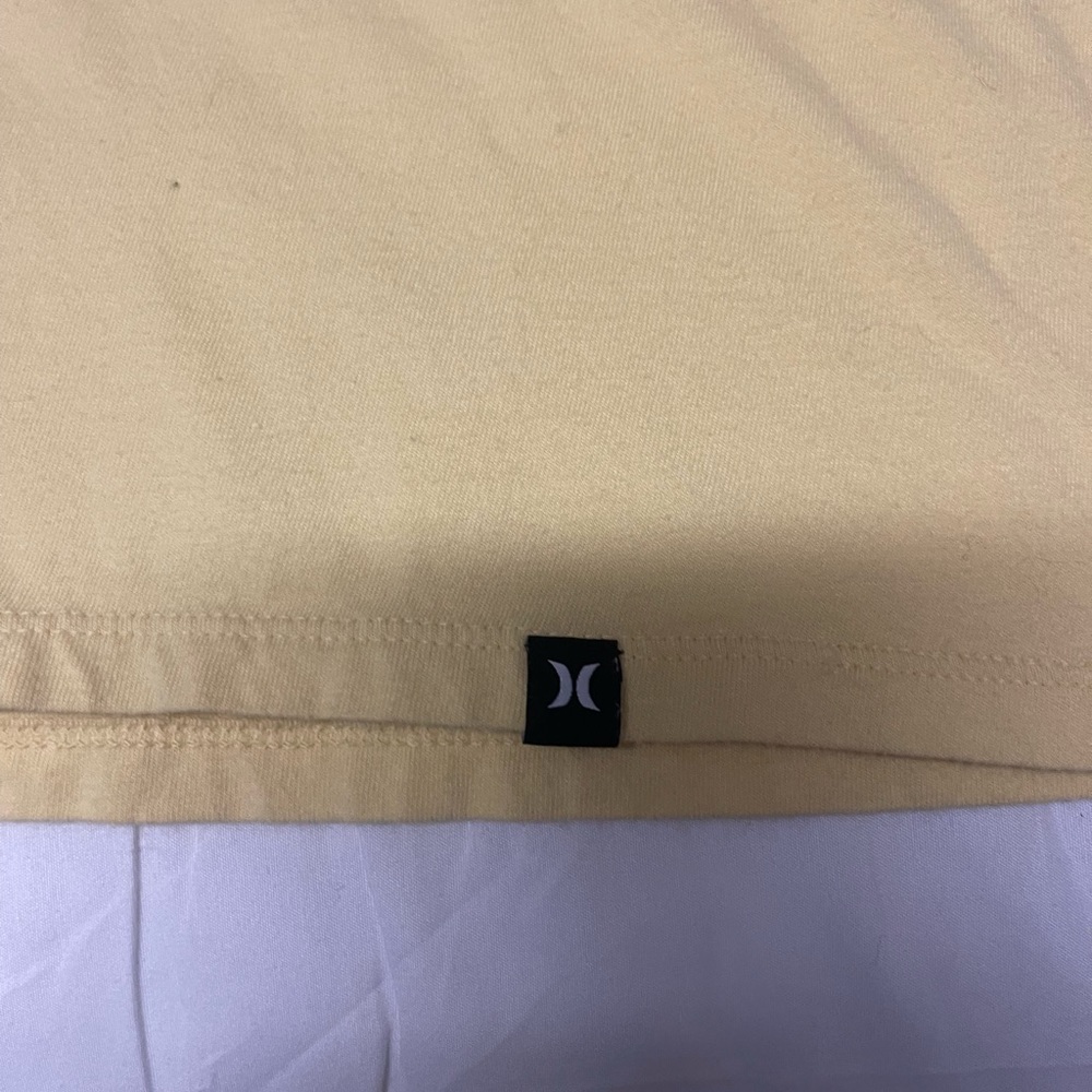 Hurley T-Shirt - Picture 2 of 3